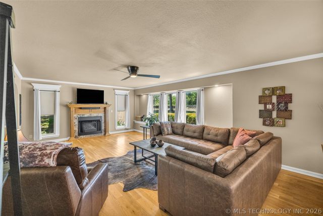 8503 E 136th Street North, Collinsville, OK 74021