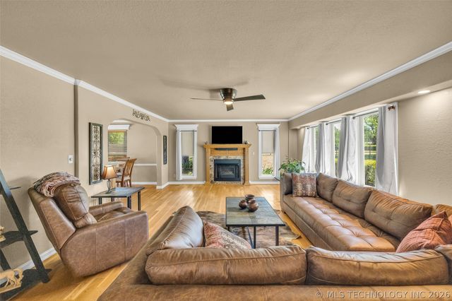 8503 E 136th Street North, Collinsville, OK 74021