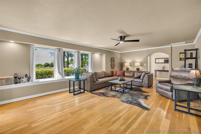 8503 E 136th Street North, Collinsville, OK 74021