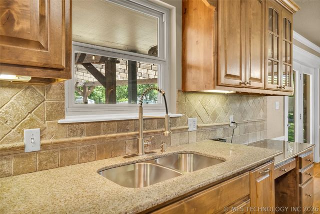 8503 E 136th Street North, Collinsville, OK 74021