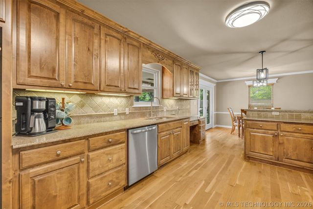 8503 E 136th Street North, Collinsville, OK 74021
