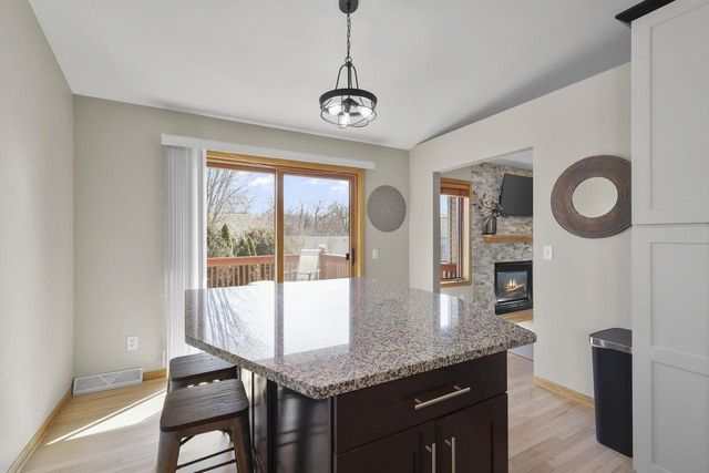 5915 Running Deer Trail, Mcfarland, WI 53558