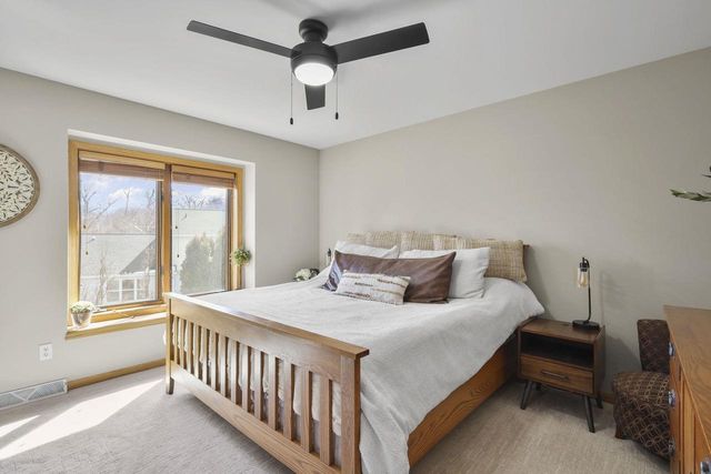 5915 Running Deer Trail, Mcfarland, WI 53558