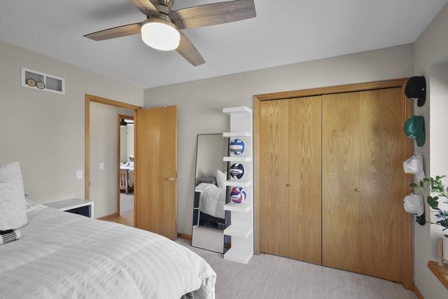 5915 Running Deer Trail, Mcfarland, WI 53558