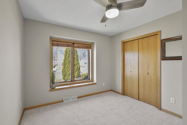 5915 Running Deer Trail, Mcfarland, WI 53558