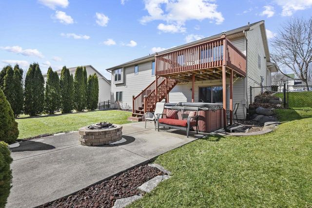 5915 Running Deer Trail, Mcfarland, WI 53558