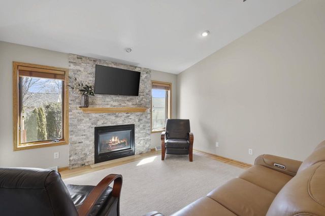 5915 Running Deer Trail, Mcfarland, WI 53558