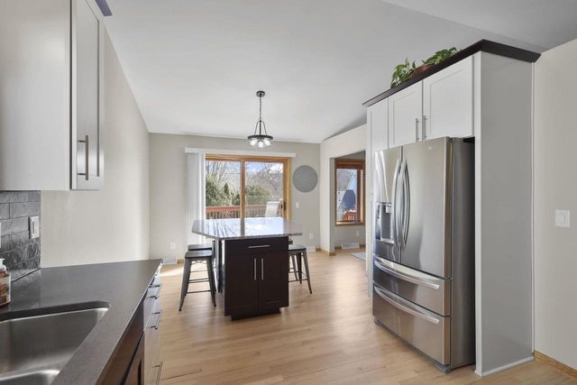 5915 Running Deer Trail, Mcfarland, WI 53558