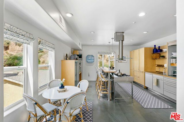 1341 Palisades Beach Road, Santa Monica, CA 90401