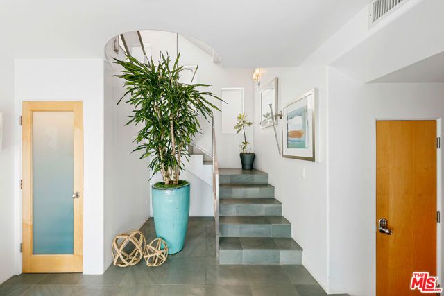1341 Palisades Beach Road, Santa Monica, CA 90401