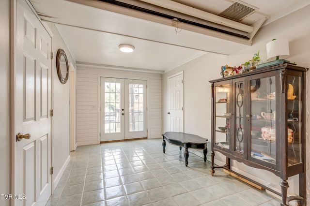 2400 Larkspur Drive, Johnson City, TN 37604