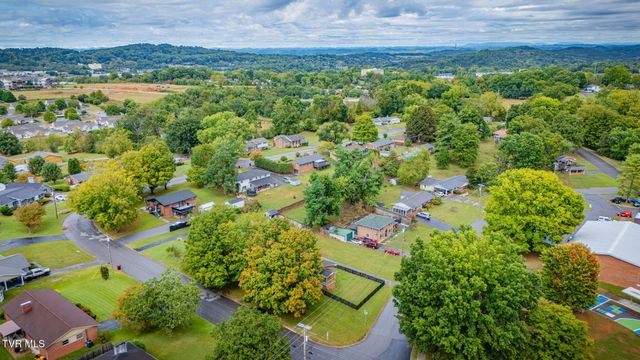 2400 Larkspur Drive, Johnson City, TN 37604