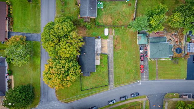 2400 Larkspur Drive, Johnson City, TN 37604