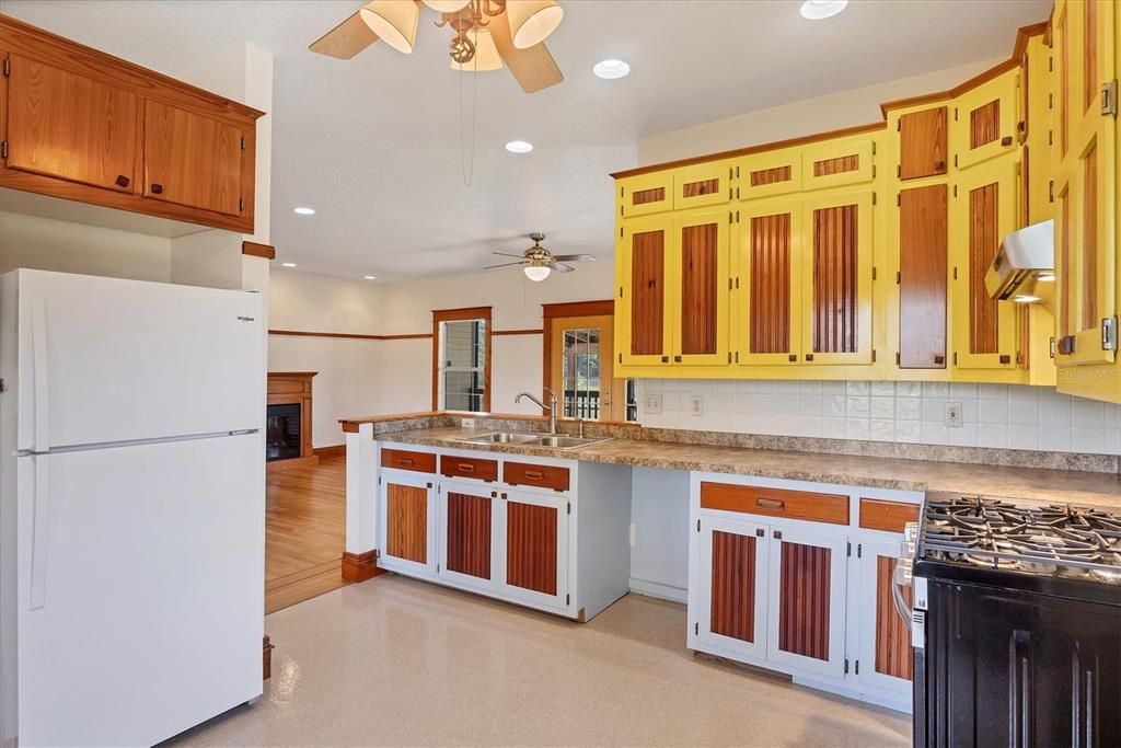 Image 17 of property listing at 26806 GOPHER HILL ROAD, Myakka City, FL 34251