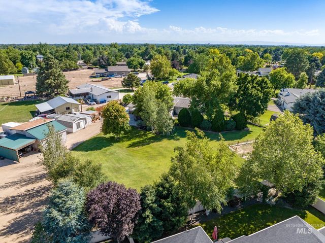 4230 N Patriot Cir, Meridian, ID 83646