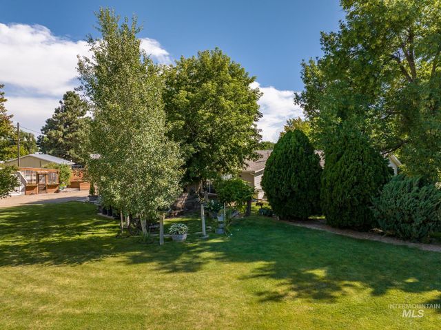 4230 N Patriot Cir, Meridian, ID 83646