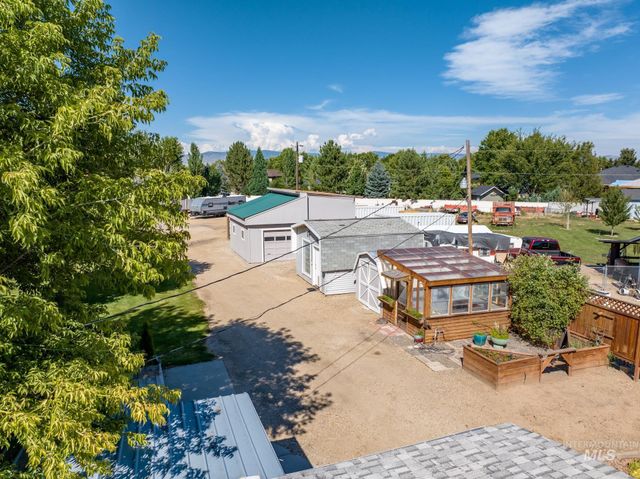 4230 N Patriot Cir, Meridian, ID 83646