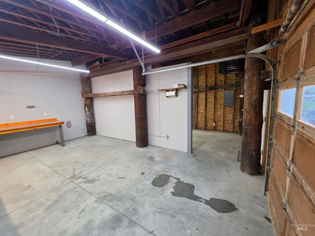 4230 N Patriot Cir, Meridian, ID 83646