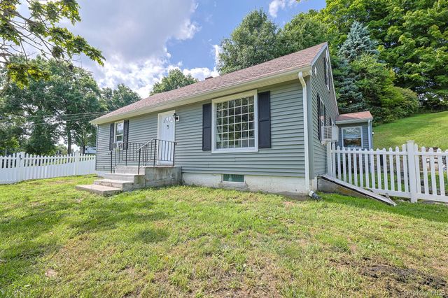 16 Clove Road, Salisbury Mills, NY 12577