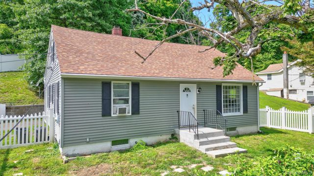 16 Clove Road, Salisbury Mills, NY 12577