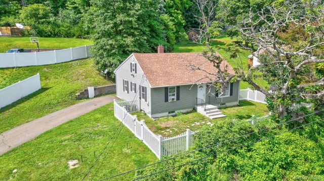 16 Clove Road, Salisbury Mills, NY 12577