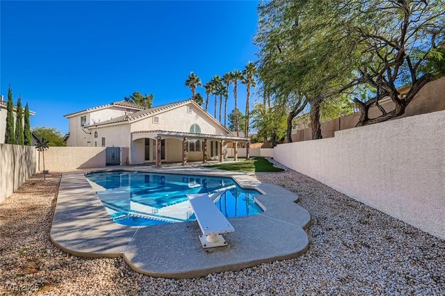 2012 Summerside Court, Henderson, NV 89012