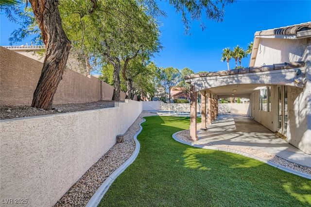 2012 Summerside Court, Henderson, NV 89012