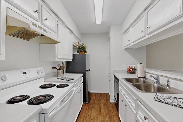 10616 Mellow Meadows DR 9-D, Austin, TX 78750