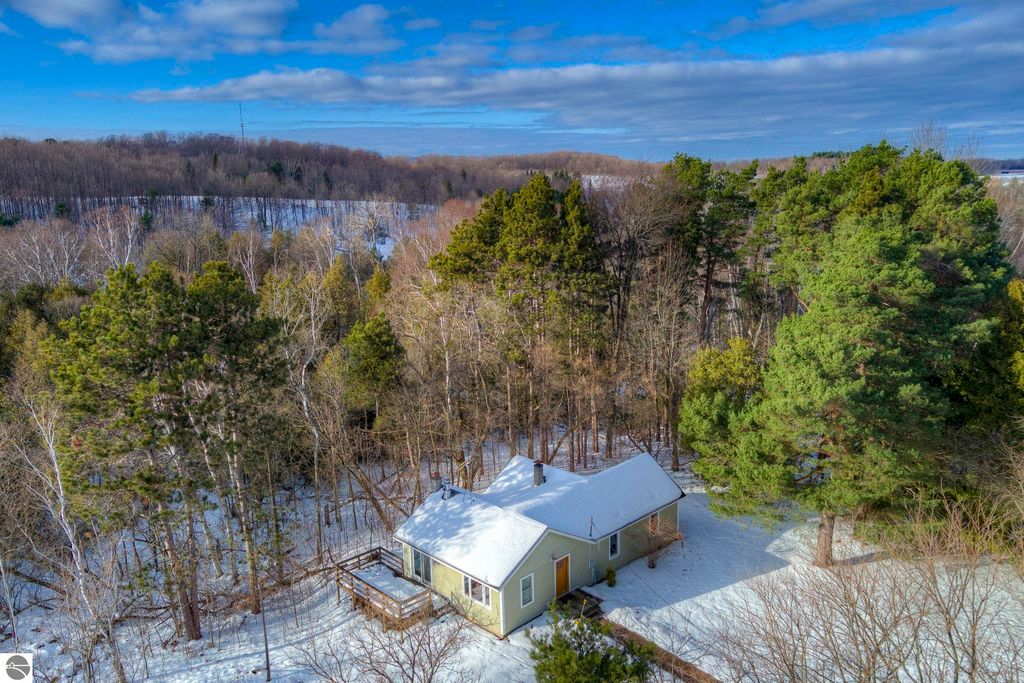 Image 4 of property listing at 1550 S French Road, Lake Leelanau, MI 49653