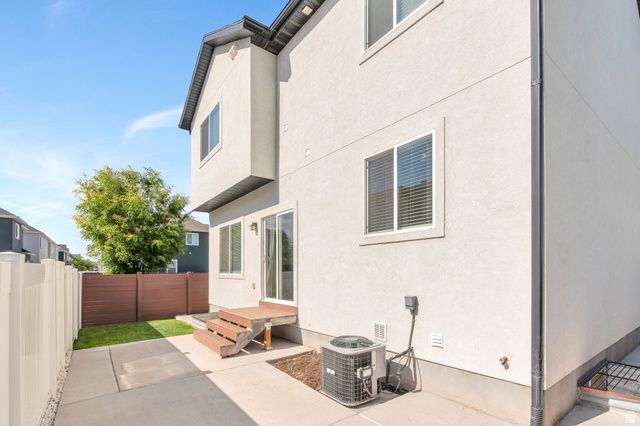 564 N 40 W, Vineyard, UT 84059