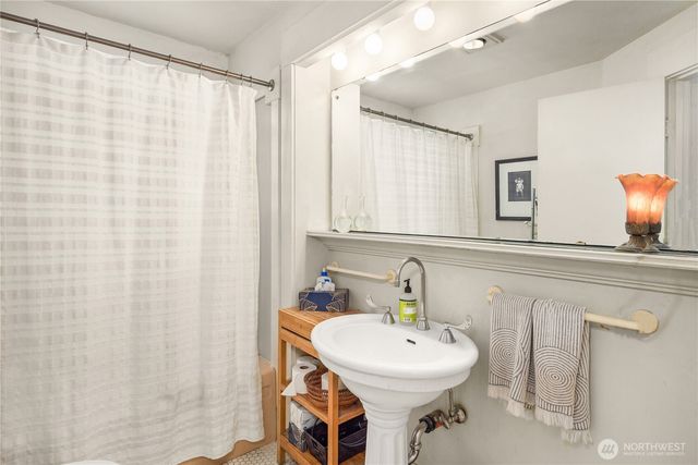 111 W Kinnear Place, Seattle, WA 98119