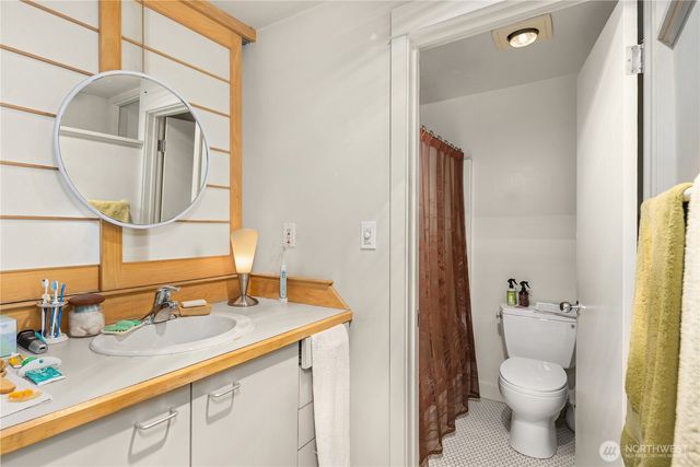 111 W Kinnear Place, Seattle, WA 98119