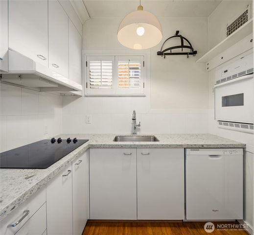 111 W Kinnear Place, Seattle, WA 98119