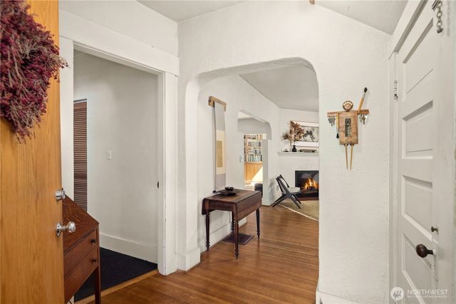 111 W Kinnear Place, Seattle, WA 98119