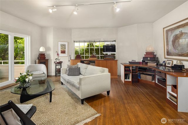 111 W Kinnear Place, Seattle, WA 98119