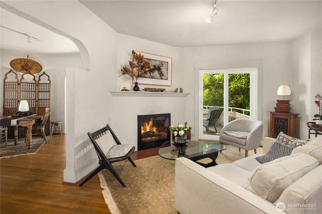 111 W Kinnear Place, Seattle, WA 98119