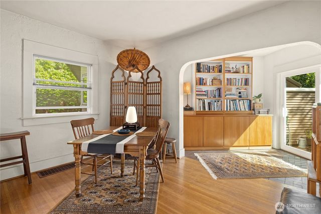 111 W Kinnear Place, Seattle, WA 98119