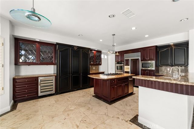 23715 Via Segovia Street, Murrieta, CA 92562
