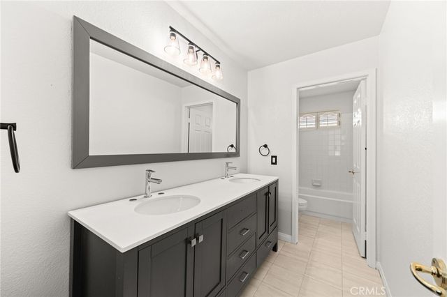 23715 Via Segovia Street, Murrieta, CA 92562