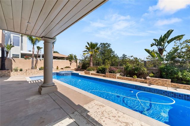 23715 Via Segovia Street, Murrieta, CA 92562