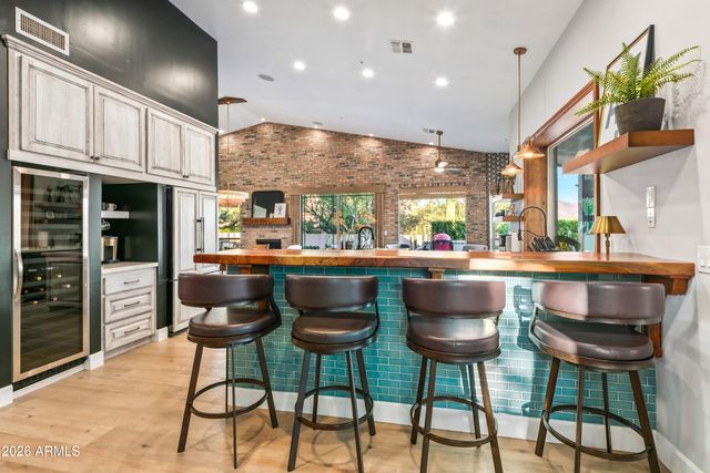 8667 E LARIAT Lane, Scottsdale, AZ 85255