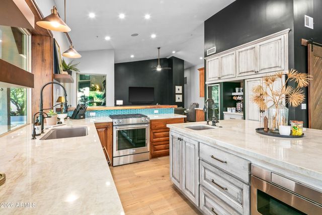 8667 E LARIAT Lane, Scottsdale, AZ 85255