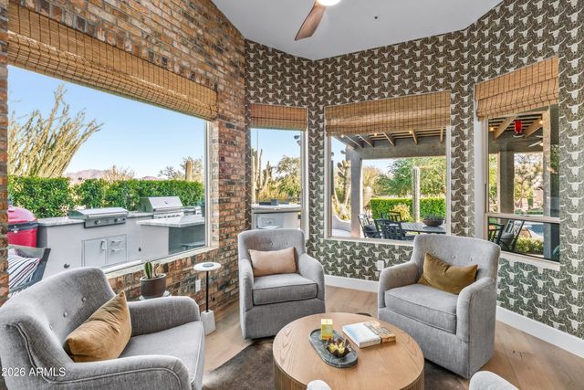 8667 E LARIAT Lane, Scottsdale, AZ 85255