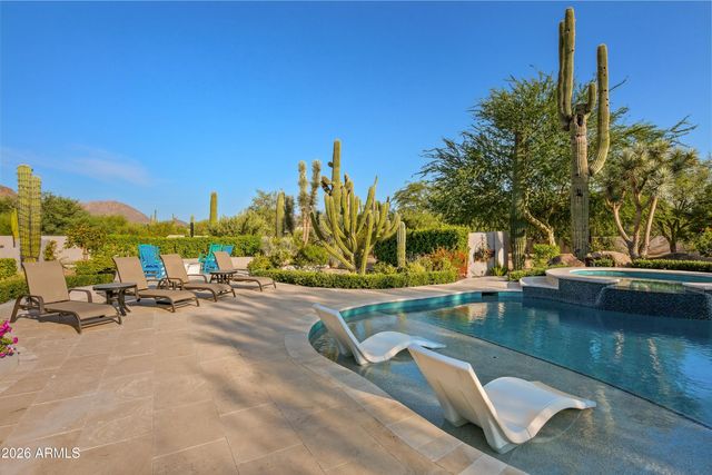 8667 E LARIAT Lane, Scottsdale, AZ 85255