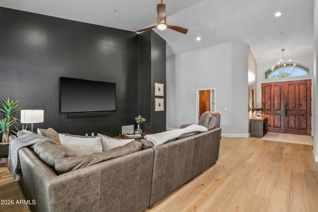 8667 E LARIAT Lane, Scottsdale, AZ 85255