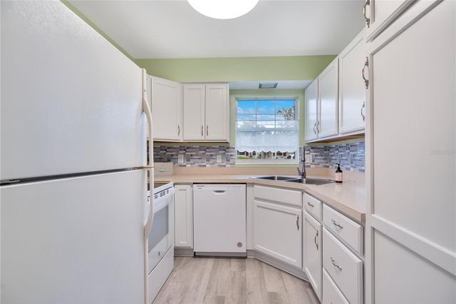 239 N HILL AVENUE 110, Deland, FL 32724