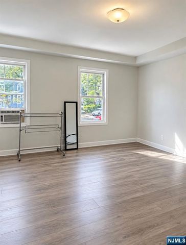 152 E Main Street, Paterson, NJ 07522