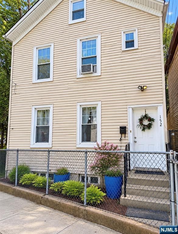 152 E Main Street, Paterson, NJ 07522