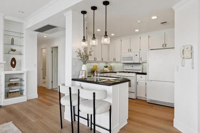 100 Baltic Circle 130, Redwood City, CA 94065
