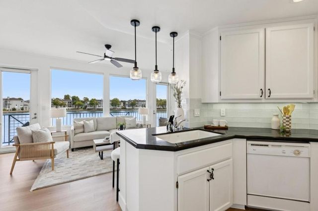 100 Baltic Circle 130, Redwood City, CA 94065